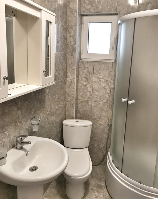 Dk Apartmani Добра вода Екстериор снимка