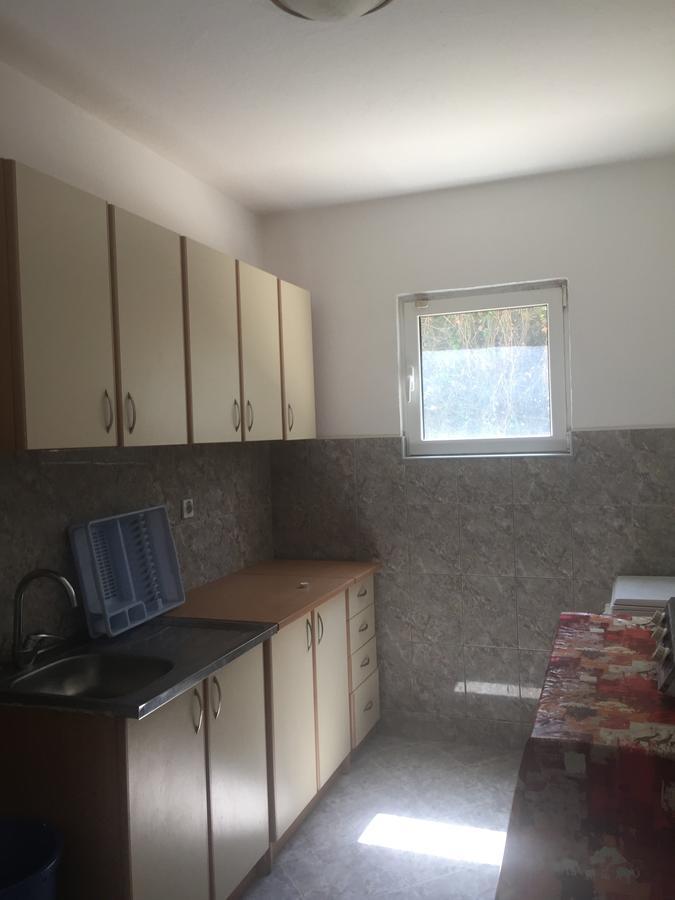 Dk Apartmani Добра вода Екстериор снимка