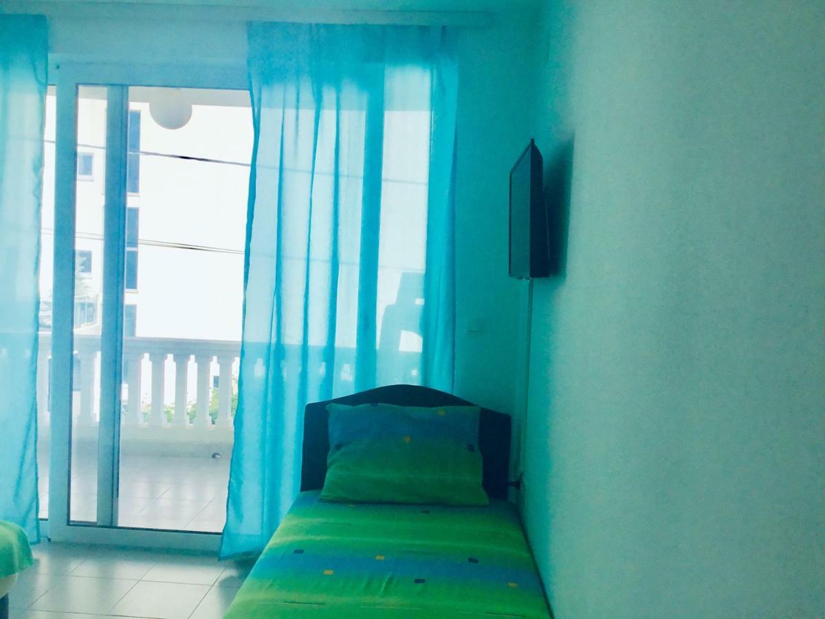 Dk Apartmani Добра вода Екстериор снимка