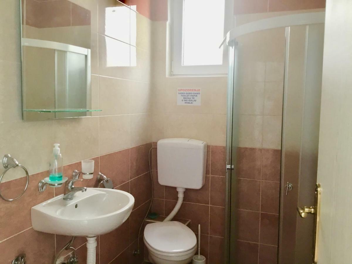Dk Apartmani Добра вода Екстериор снимка